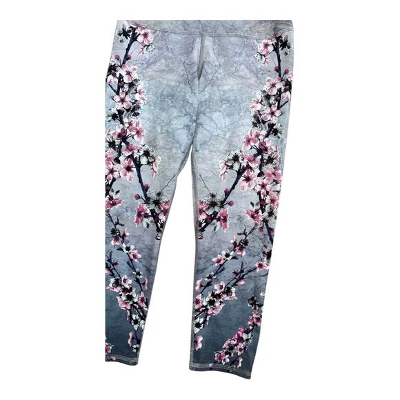 EVOLUTION AND CREATION Womens Size Medium Fits Small Cropped Yoga Leggings Pants - Picture 4 of 5